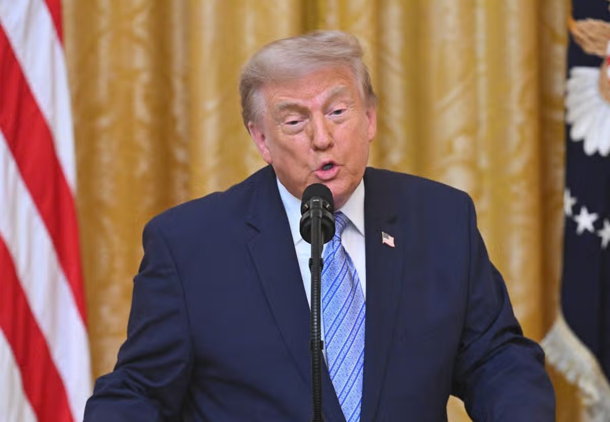 El presidente de Estados Unidos, Donald Trump, se dirige a la nación desde el Salón Este de la Casa Blanca en Washington, D.C., el 16 de julio.