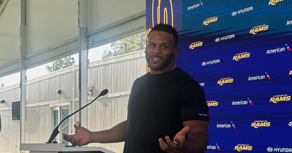 Aaron Donald no dice si jugará en el primer partido de los Rams contra los 49ers