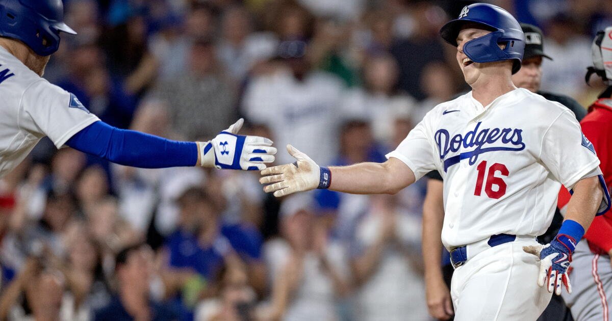El receptor Will Smith muestra cuánto lo extrañaron cuando los Dodgers vencieron a los Rojos