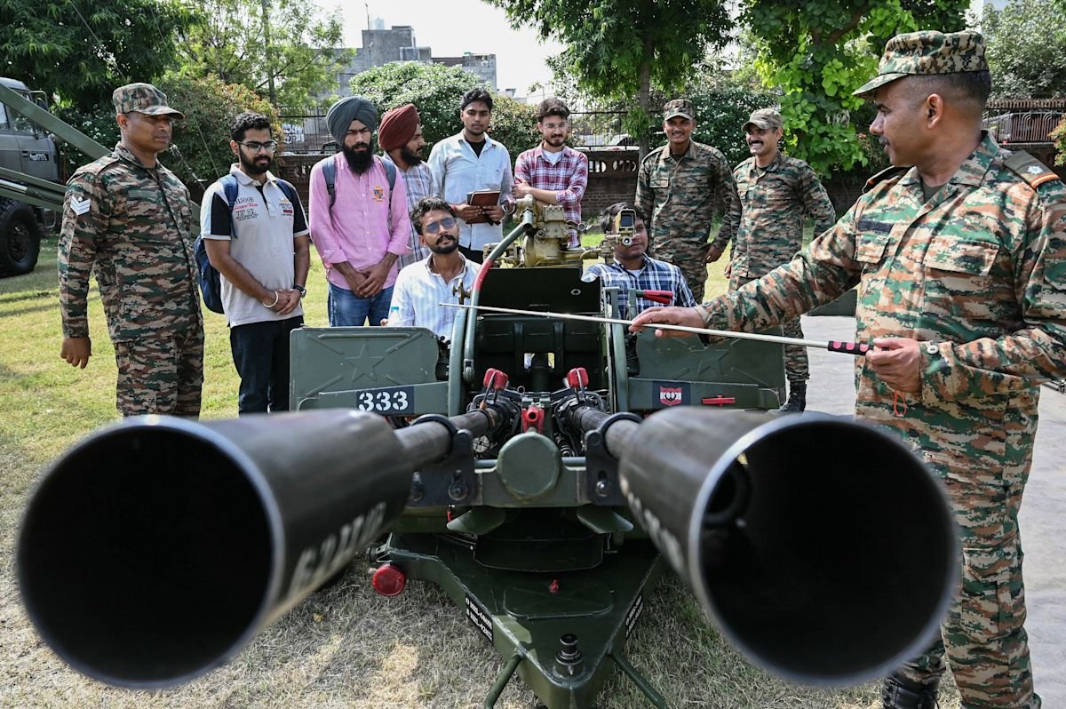 India sitúa a la industria nacional en el centro de los pedidos de nuevo equipamiento militar