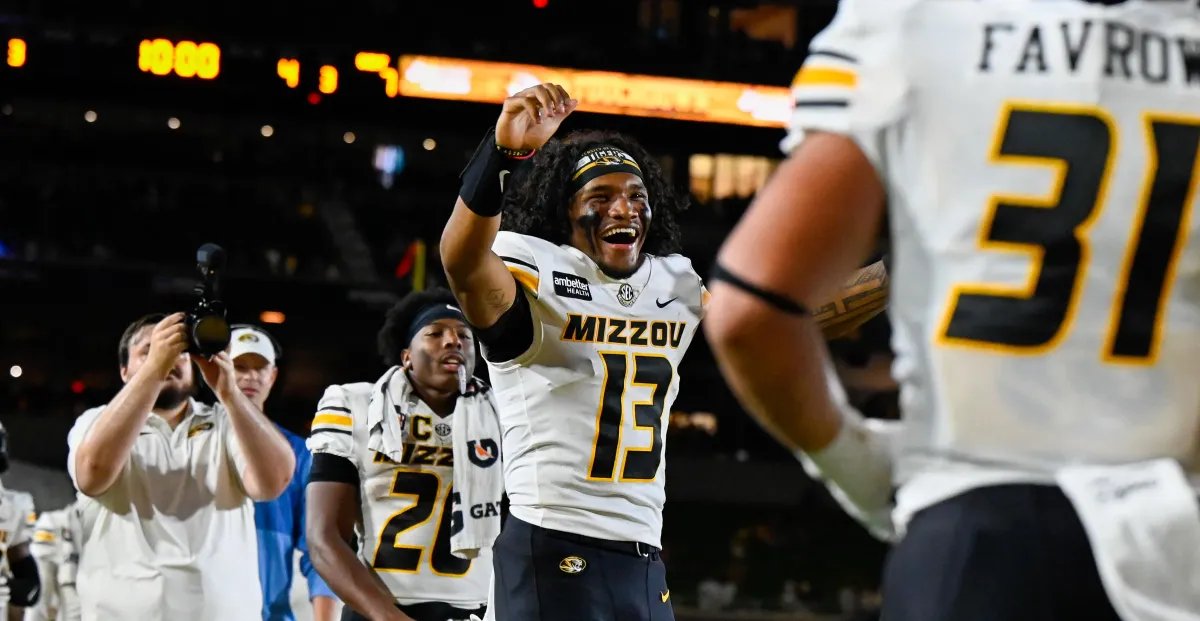 Mizzou Football MV3: Austin Simmons lidera la apertura de la temporada