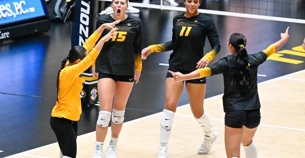 Mizzou Volleyball Steals se establece con derrota por 3-1 en el No. 5 Louisville