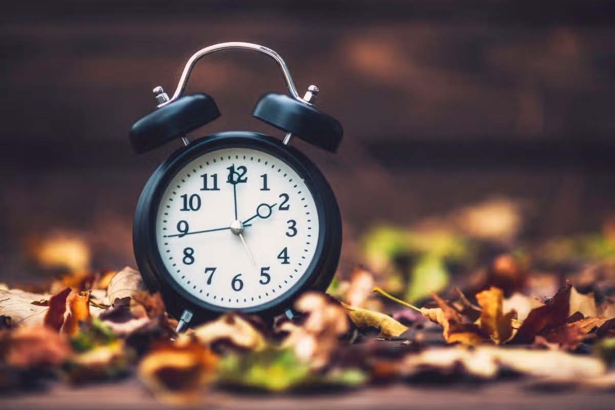 El otoño es una época para retroceder en el tiempo. horario de verano