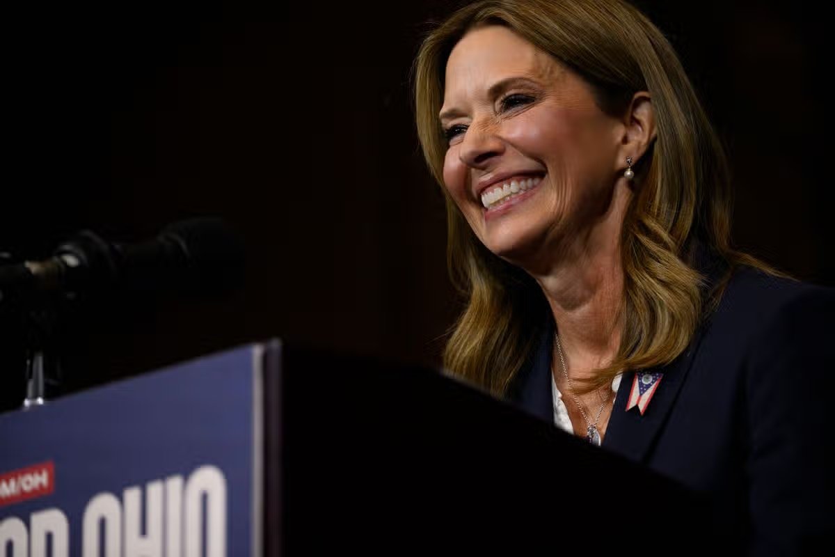 La candidata demócrata a gobernador de Ohio, la Dra. Amy Acton, habla durante un mitin de campaña con el ex presidente estadounidense Barack Obama en el Auditorio Público de Cleveland en Cleveland, Ohio, el 24 de octubre de 2026.