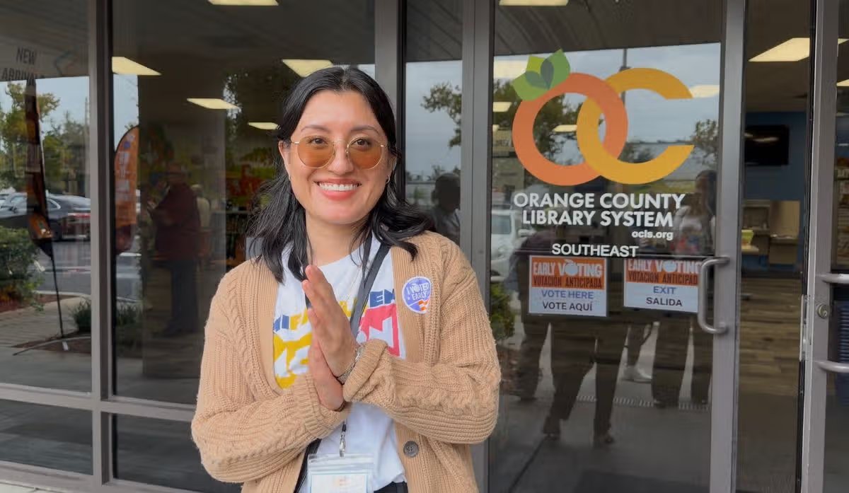 Keily Luna celebra emitir su primer voto tras convertirse en ciudadana estadounidense