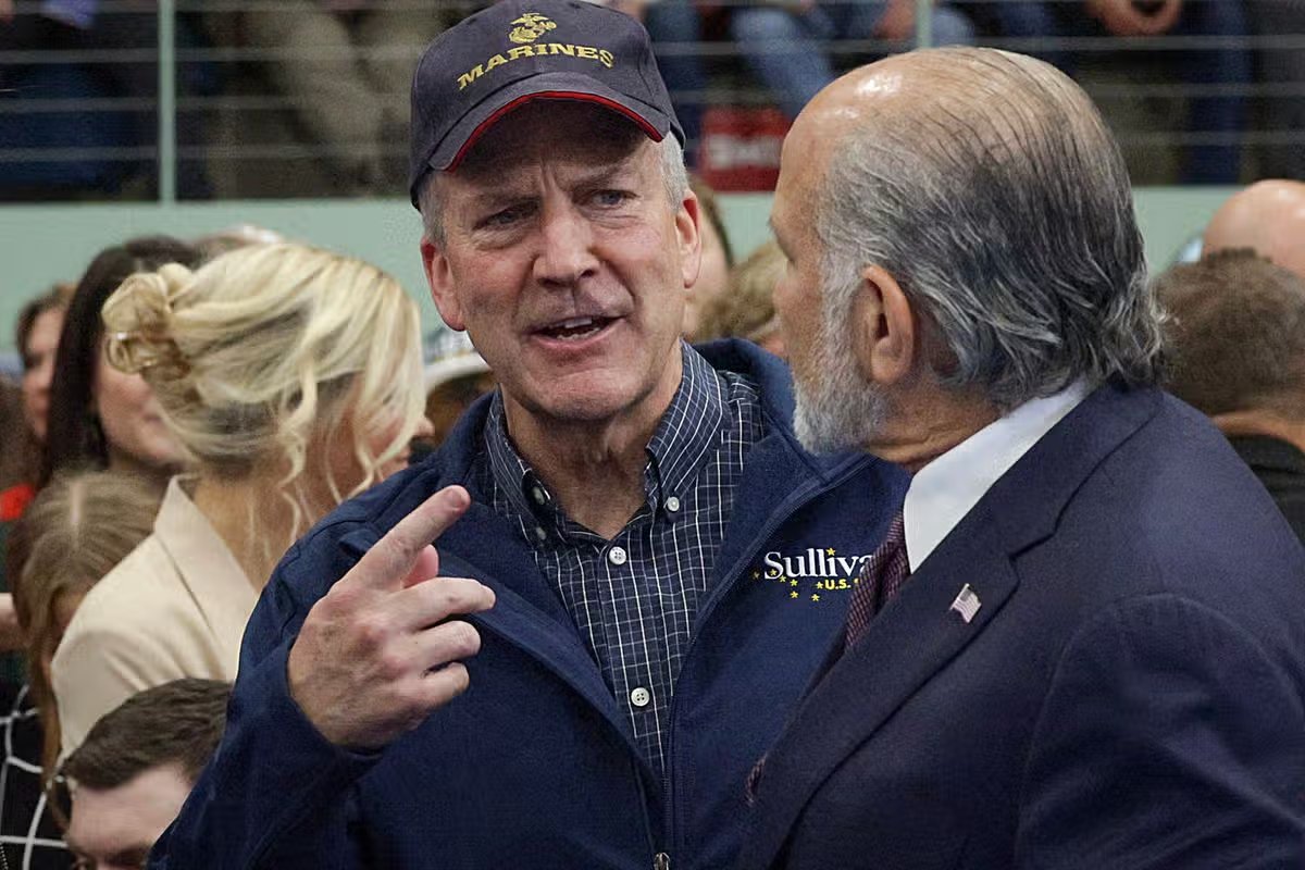 El senador Dan S. Sullivan dice que Pertola está desesperado por ganar las elecciones 