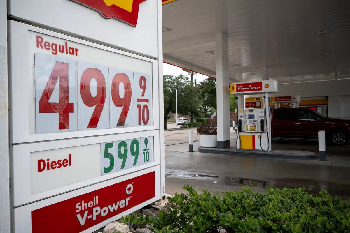 Precios de la gasolina en las estaciones Shell de Houston el 2 de octubre de 2026.