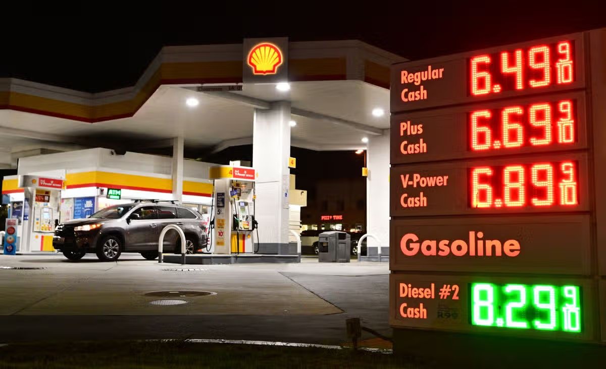 Las gasolineras muestran precios elevados.