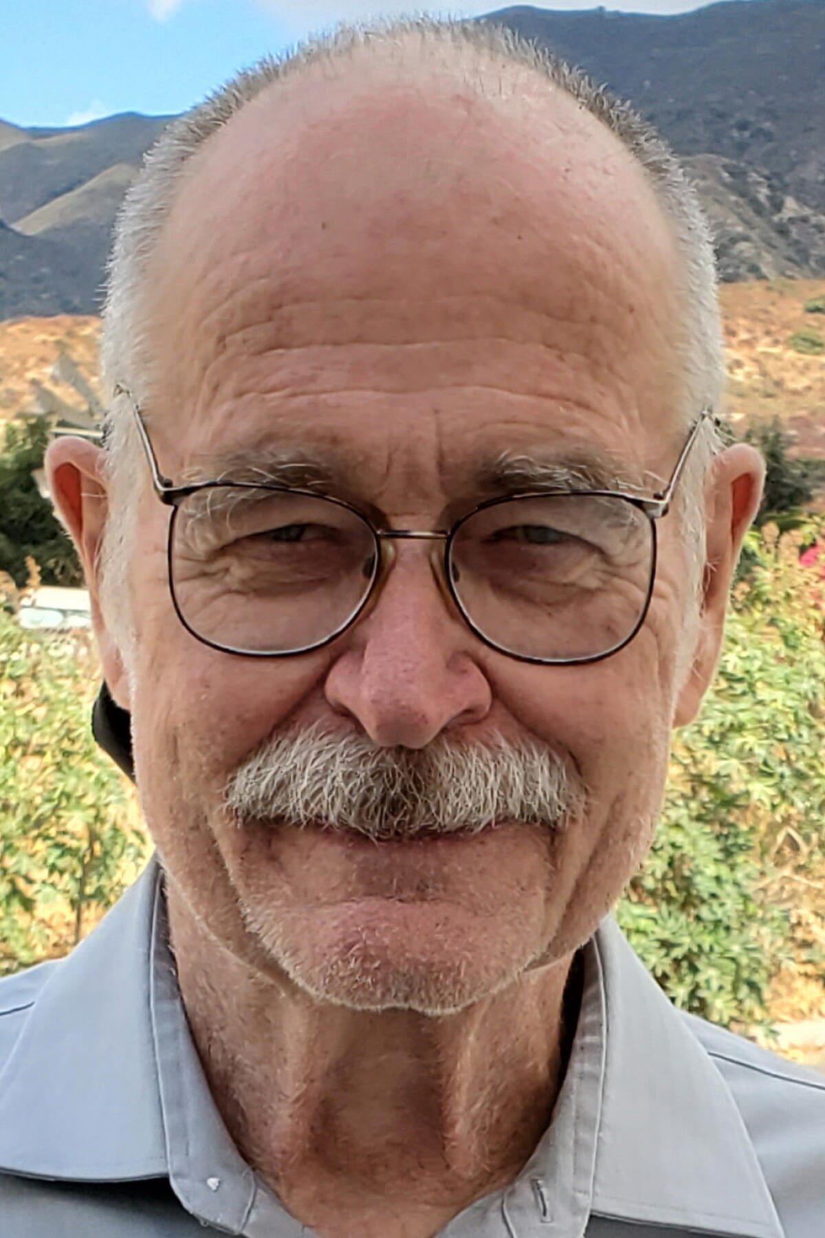 Robert Payne se postula para el segundo puesto en la junta directiva de Los Angeles Community College.