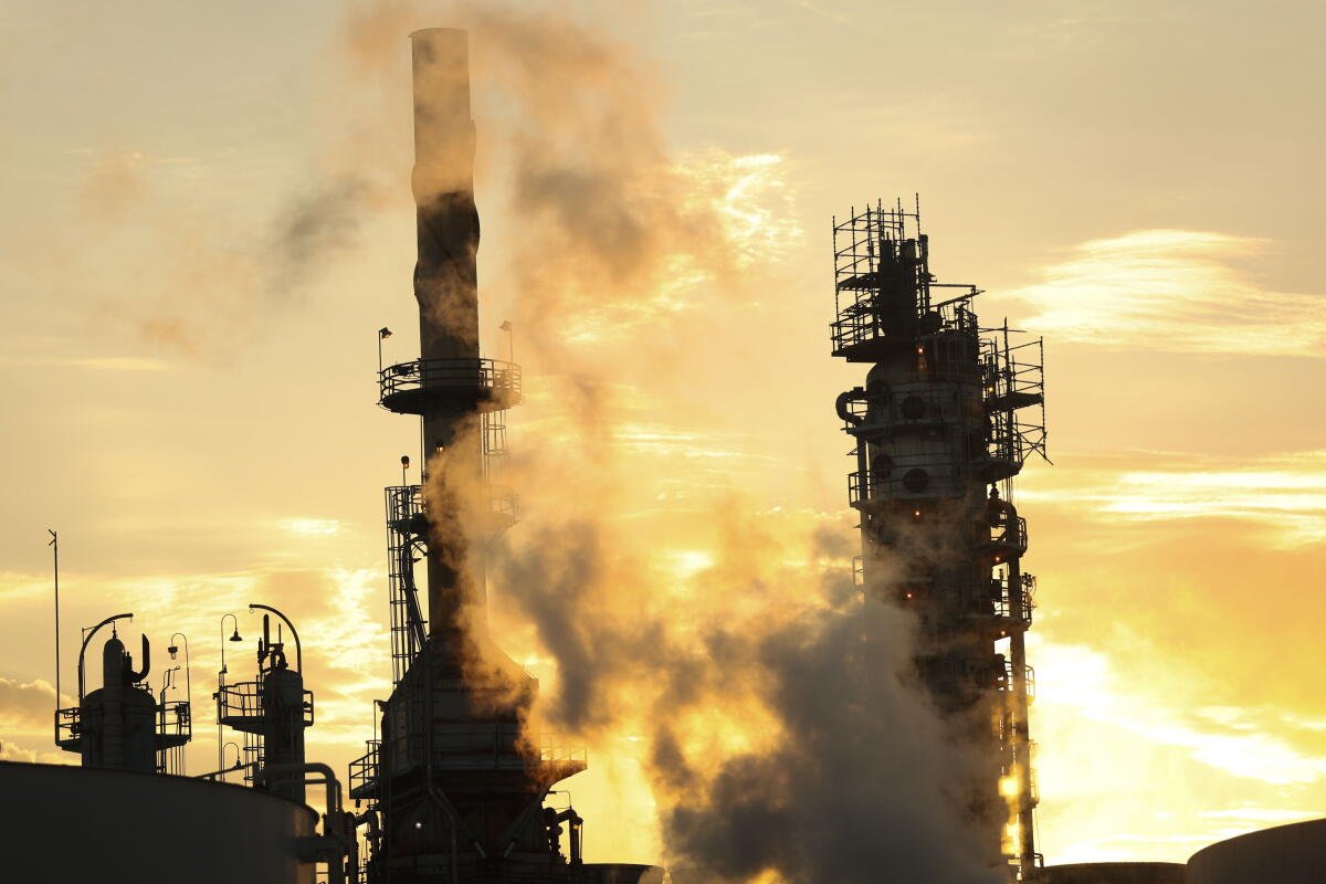 Refinería en Carson en 2024.