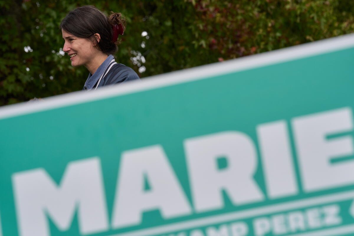La representante Mary Glusenkamp Perez, demócrata de Washington, en Chehalis, Washington.