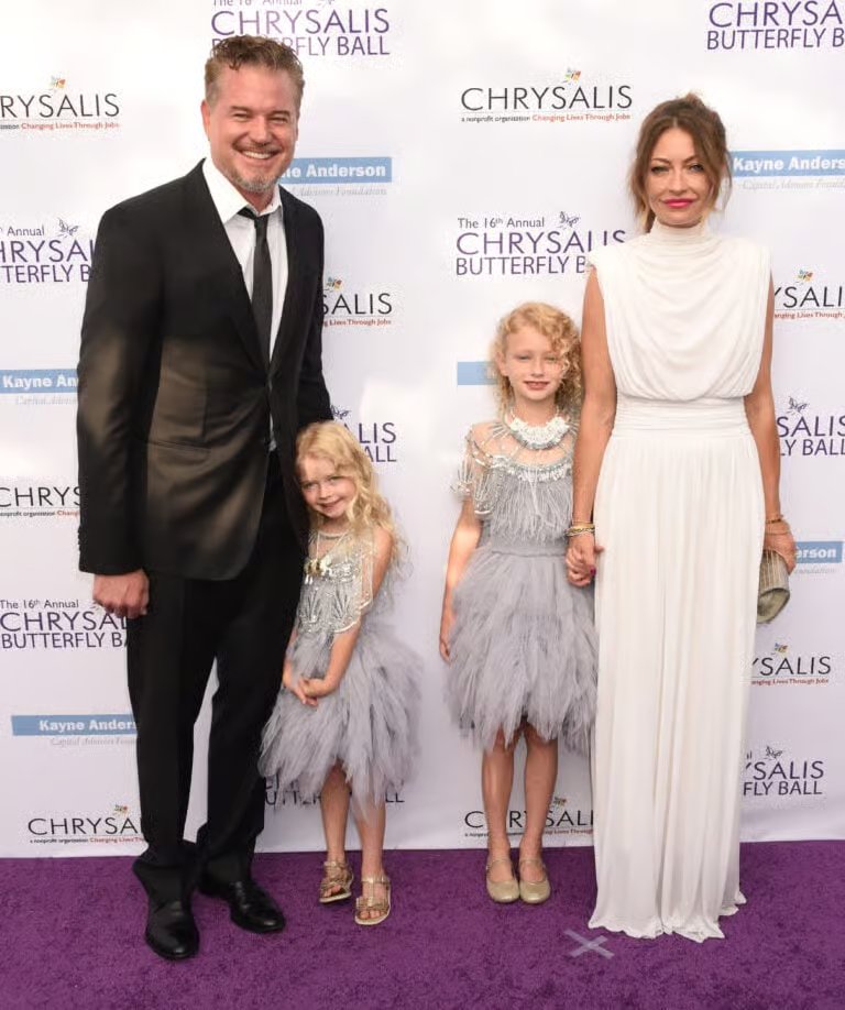 Eric Dane y Rebecca Gayheart con sus hijos