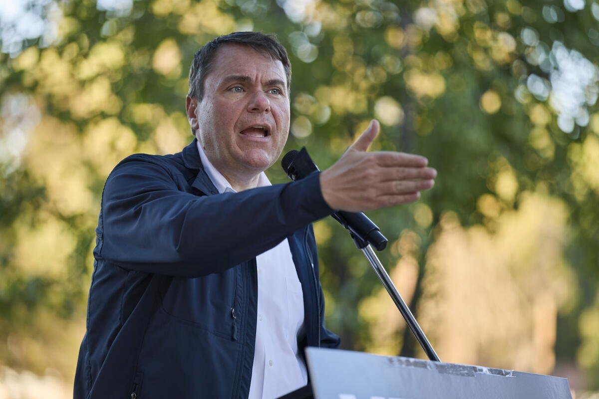 'Está en todas partes': Carl DeMaio trabaja para que el