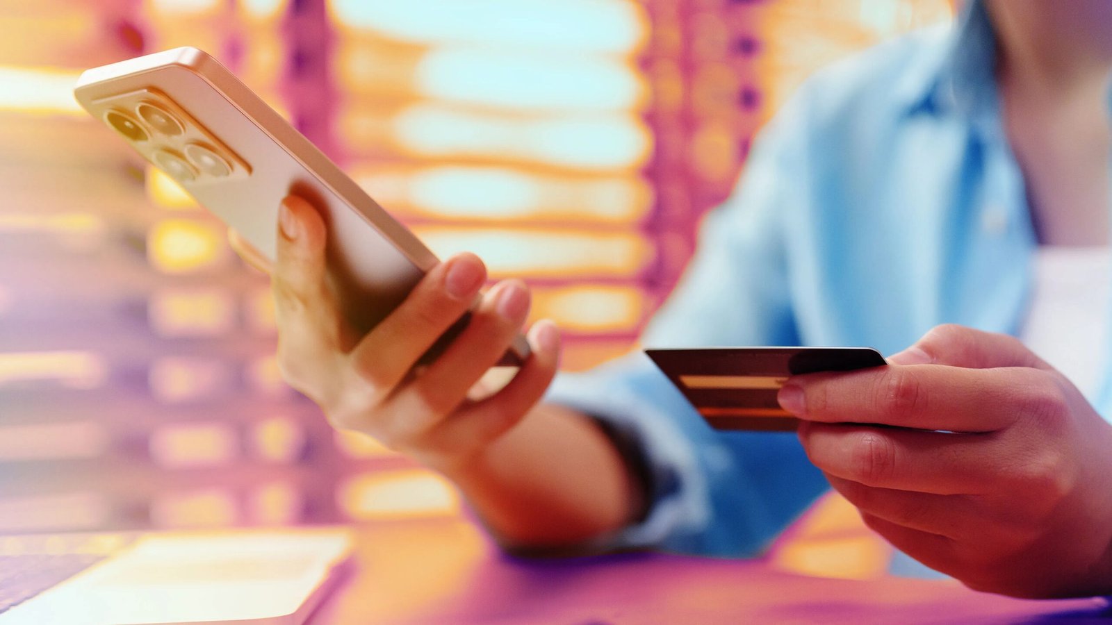 Sí, probablemente estés pagando demasiado por el servicio telefónico. Aquí