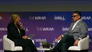 La editora en jefe de TheWrap, Sharon Waxman, entrevista al asesor legal jefe de Paramount, Makan Delrahim, en la conferencia TheGrill
